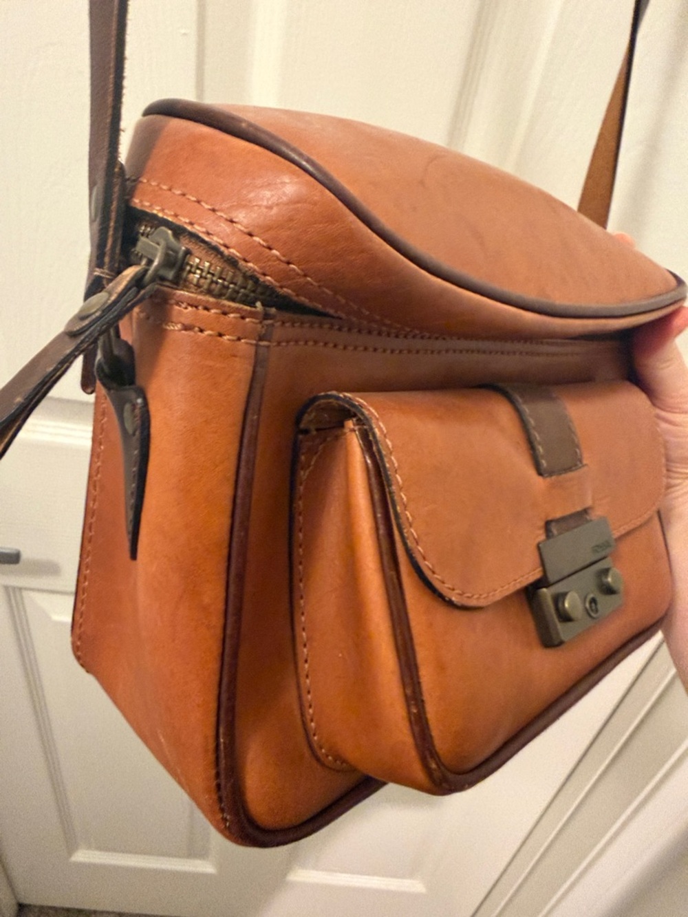 Fossil Tan Leather Crossbody Camera Bag - Picture 2 of 5
